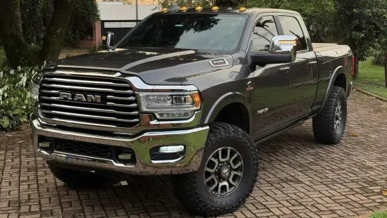 RAM 3500 6.7 I6 TURBO DIESEL LIMITED LONGHORN CD 4X4  AUTOMÁTICO