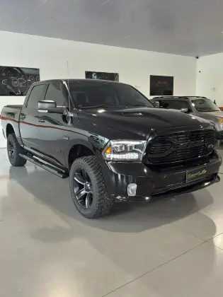 RAM CLASSIC 5.7 V8 GASOLINA LARAMIE NIGHT EDITION CD 4X4 AUTOMÁTICO RAM CLASSIC 5.7 V8 GASOLINA LARAMIE NIGHT EDITION CD 4X4 AUTOMÁTICO