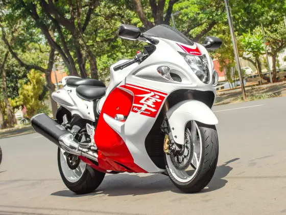 SUZUKI HAYABUSA GSX1300RA SUZUKI HAYABUSA GSX1300RA