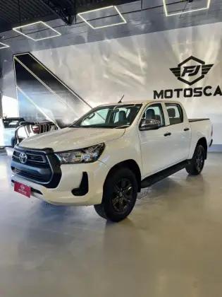 TOYOTA HILUX 2.8 D-4D TURBO DIESEL CD POWER PACK 4X4 MANUAL