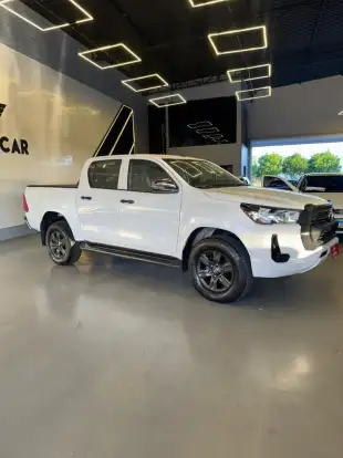 TOYOTA-HILUX-2021