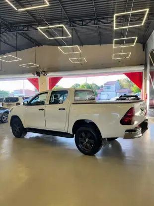 TOYOTA-HILUX-2021