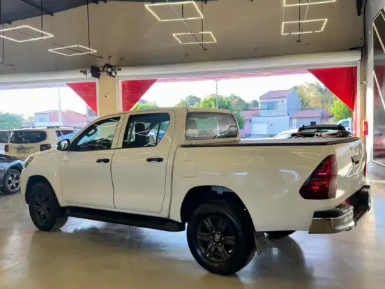 TOYOTA-HILUX-2.8 D-4D TURBO DIESEL CD POWER PACK 4X4 MANUAL TOYOTA-HILUX-2021