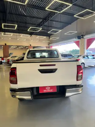 TOYOTA-HILUX-2021