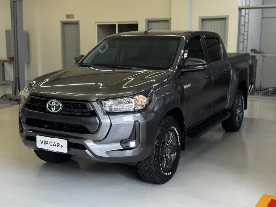TOYOTA HILUX 2.8 D-4D TURBO DIESEL CD SR 4X4 AUTOMÁTICO
