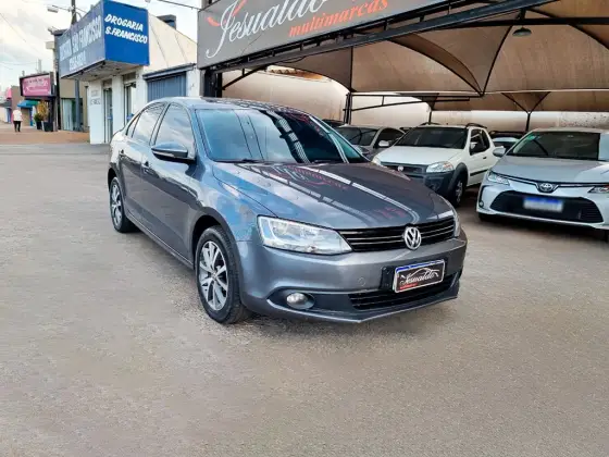 VOLKSWAGEN JETTA 2.0 COMFORTLINE FLEX 4P TIPTRONIC
