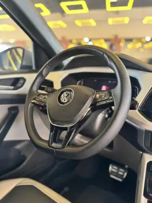 VOLKSWAGEN-T-CROSS-2019