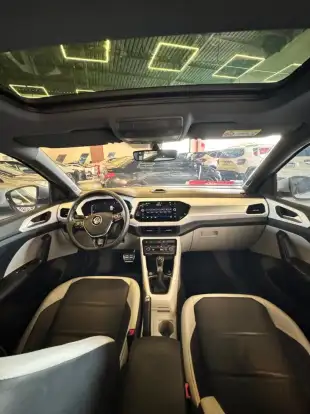 VOLKSWAGEN-T-CROSS-2019