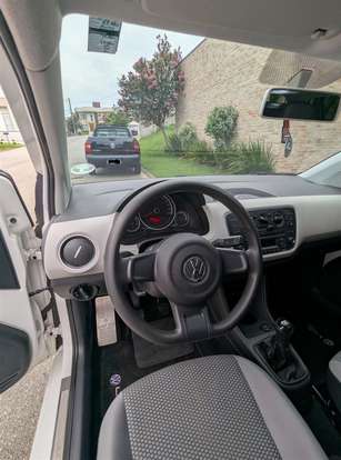 VOLKSWAGEN-UP-2017