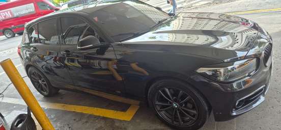 BMW-120i-2019