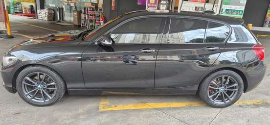 BMW-120i-2019