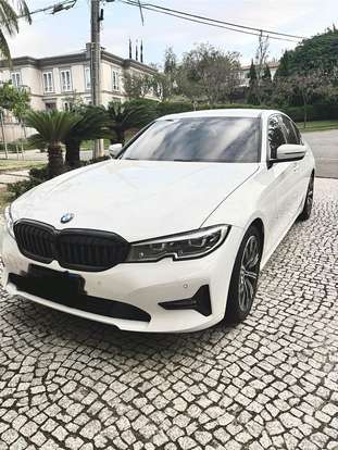 BMW-320i-2021