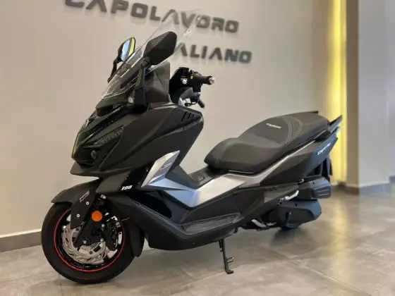DAFRA CRUISYM 300 