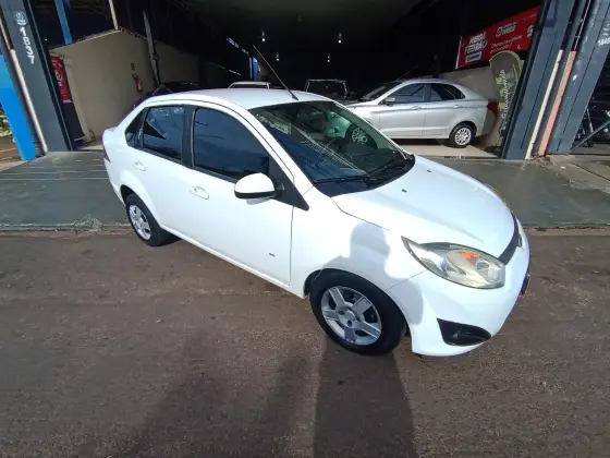 FORD FIESTA 1.6 ROCAM SE PLUS SEDAN 8V FLEX 4P MANUAL