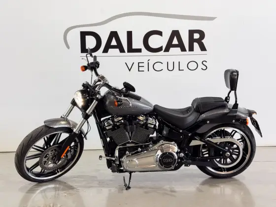 HARLEY-DAVIDSON SOFTAIL BREAKOUT 114 