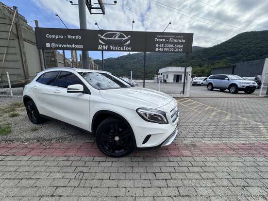 MERCEDES-BENZ-GLA 200-1.6 CGI ADVANCE 16V TURBO FLEX 4P AUTOMÁTICO MERCEDES-BENZ-GLA 200-2016