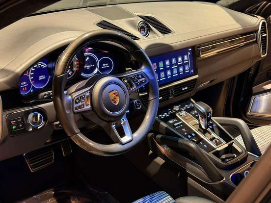 PORSCHE-CAYENNE-2023