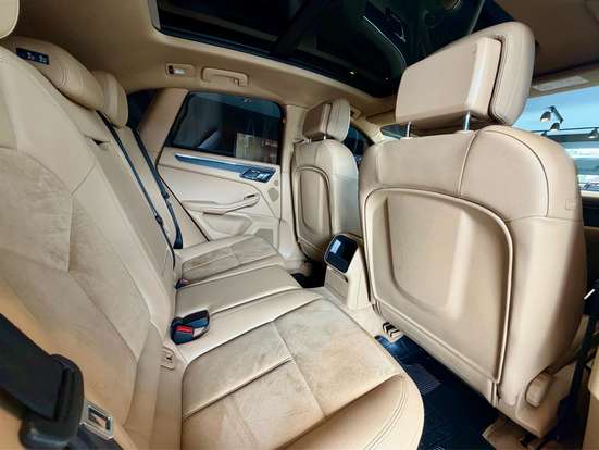 PORSCHE-MACAN-2015