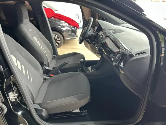 VOLKSWAGEN UP 1.0 MPI RUN UP 12V FLEX 4P MANUAL VOLKSWAGEN UP 1.0 MPI RUN UP 12V FLEX 4P MANUAL