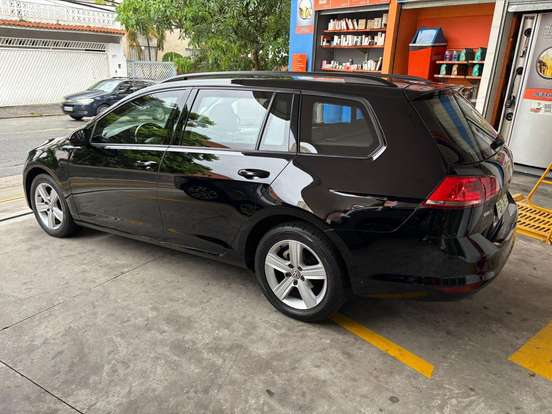 VOLKSWAGEN-GOLF-2016