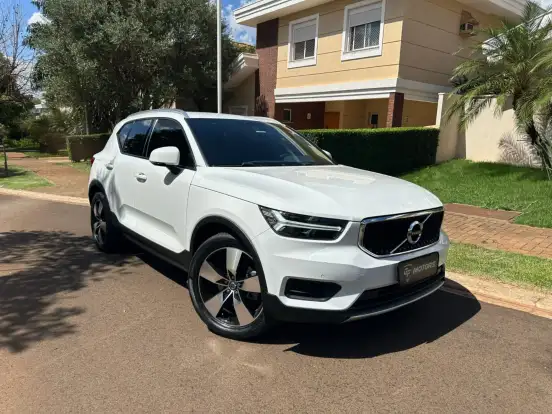 VOLVO-XC40-2.0 T5 GASOLINA MOMENTUM AWD GEARTRONIC VOLVO-XC40-2019