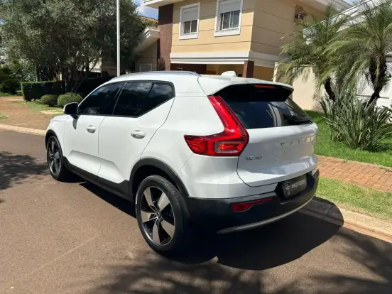 VOLVO-XC40-2.0 T5 GASOLINA MOMENTUM AWD GEARTRONIC VOLVO-XC40-2019