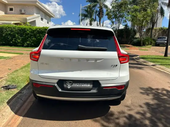 VOLVO-XC40-2.0 T5 GASOLINA MOMENTUM AWD GEARTRONIC VOLVO-XC40-2019
