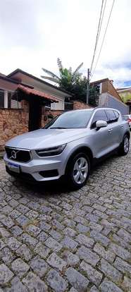 VOLVO-XC40-2018