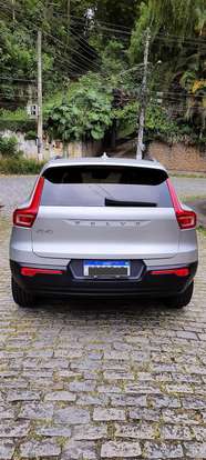VOLVO-XC40-2018