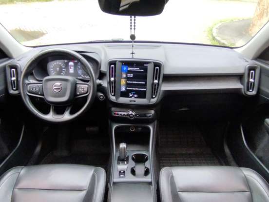 VOLVO-XC40-2.0 T4 GASOLINA GEARTRONIC VOLVO-XC40-2018
