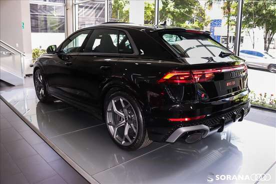 AUDI-RS Q8-2025