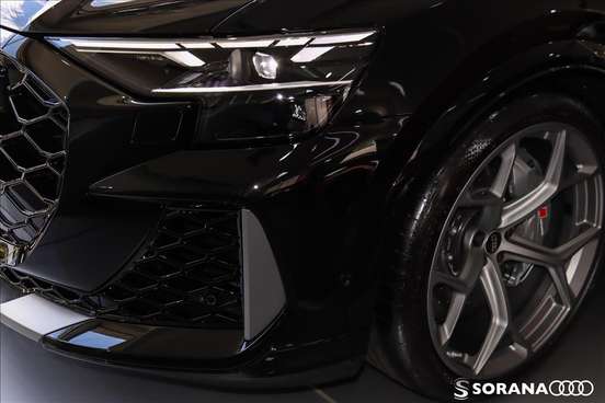 AUDI-RS Q8-2025