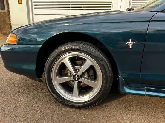 FORD-MUSTANG-1994