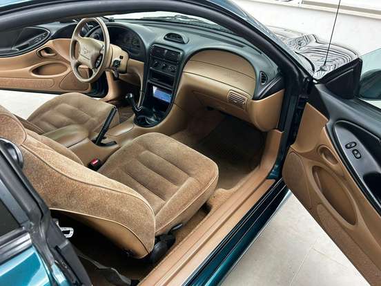 FORD-MUSTANG-1994