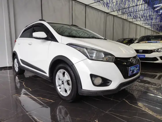 HYUNDAI HB20X 1.6 16V STYLE FLEX 4P MANUAL HYUNDAI HB20X 1.6 16V STYLE FLEX 4P MANUAL