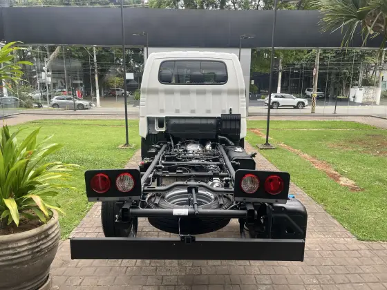 KIA BONGO 2.5 TD DIESEL STD CS 4x4 MANUAL