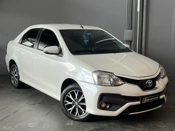 TOYOTA ETIOS 1.5 PLATINUM SEDAN 16V FLEX 4P AUTOMÁTICO
