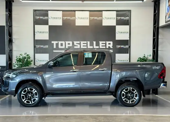 TOYOTA HILUX 2.8 D-4D TURBO DIESEL CD SRV 4X4 AUTOMÁTICO