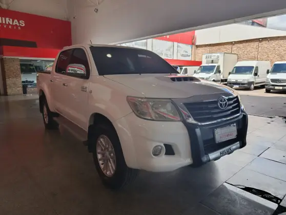 TOYOTA HILUX 3.0 SR 4X4 CD 16V TURBO INTERCOOLER DIESEL 4P AUTOMÁTICO