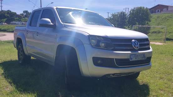 VOLKSWAGEN-AMAROK-2012