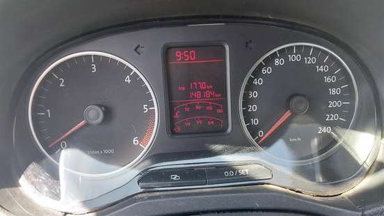 VOLKSWAGEN-AMAROK-2012