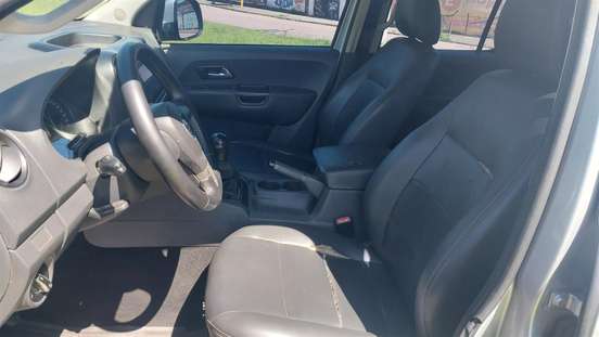 VOLKSWAGEN-AMAROK-2012