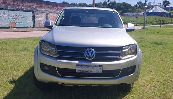 VOLKSWAGEN-AMAROK-2012
