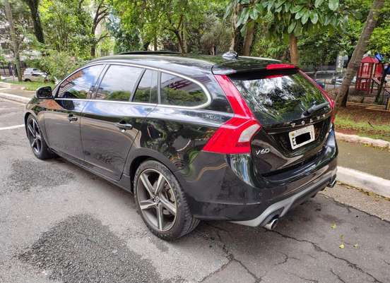 VOLVO-V60-2013