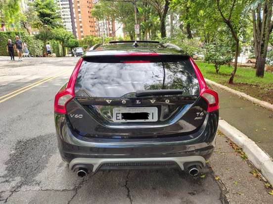 VOLVO-V60-3.0 T6 R DESIGN 24V TURBO GASOLINA 4P AUTOMÁTICO VOLVO-V60-2013