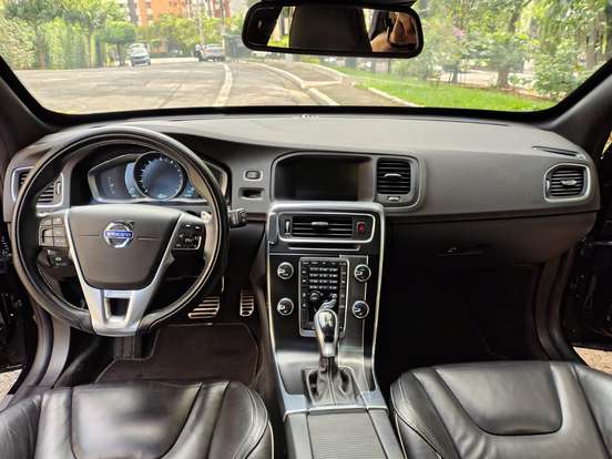 VOLVO-V60-2013