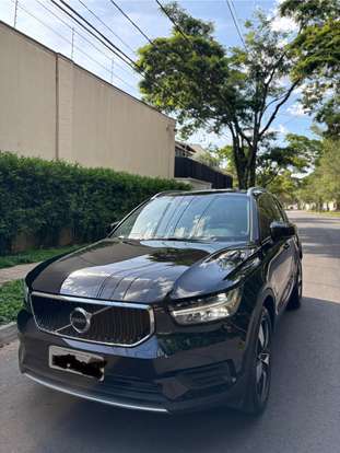 VOLVO-XC40-2019