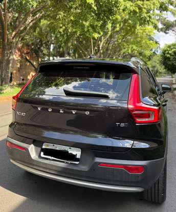 VOLVO-XC40-2019