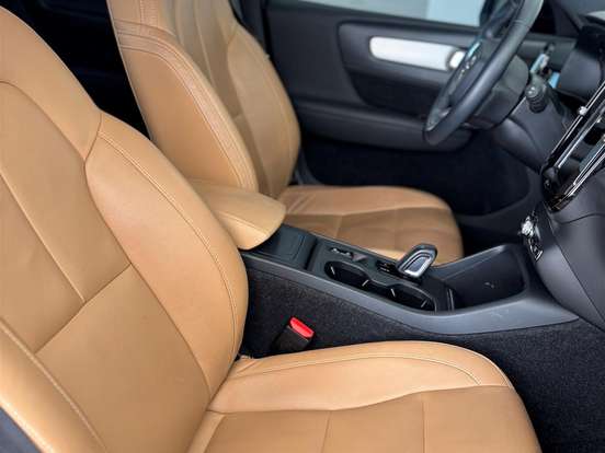 VOLVO-XC40-2.0 T5 GASOLINA MOMENTUM AWD GEARTRONIC VOLVO-XC40-2019