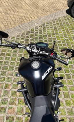 YAMAHA MT-09 
